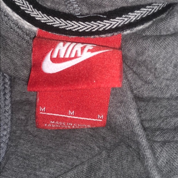nike sweatshirt - Picture 2 of 3